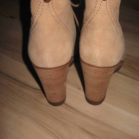 Michael Kors Wedge Boots - 9.5  M Tan Suede - Picture 3 of 7